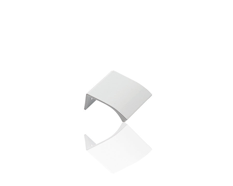 Furnipart Edge Straight knob. Finish: White. Length: 40mm