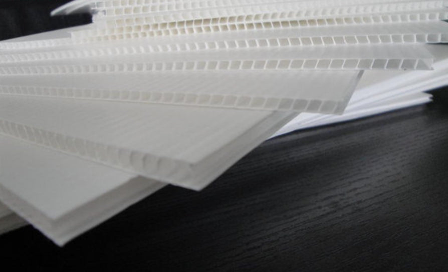 UPP Corrugated sheet 5mm White